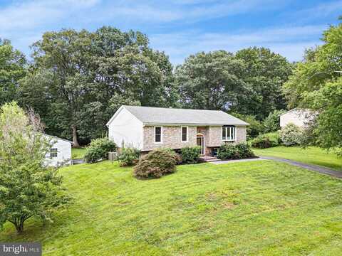 652 CLIFTON DRIVE, BEAR, DE 19701