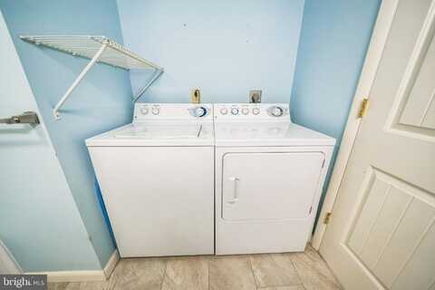 1590 ALTA DRIVE, WHITEHALL, PA 18052