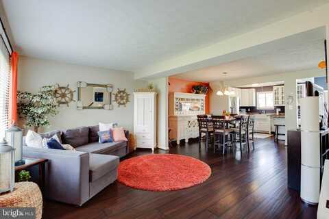 2032 SUE CREEK, BALTIMORE, MD 21221