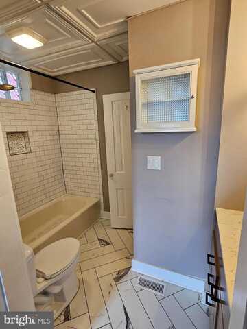 228 E WASHINGTON STREET, HAGERSTOWN, MD 21740