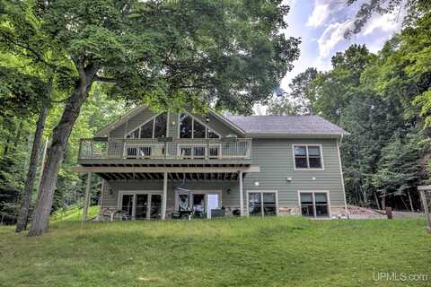 112 Stanley Lake, Iron River, MI 49935