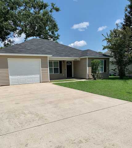 1852 Chestnut Drive, Valdosta, GA 31602