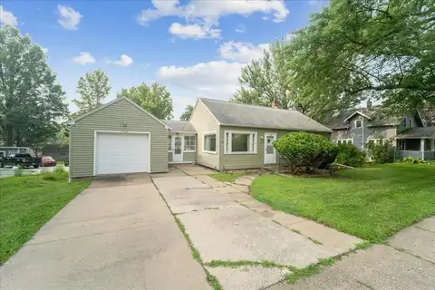 716 W 18 Street, Cedar Falls, IA 50613