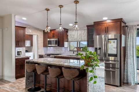 8647 Sutter Lane, Show Low, AZ 85901