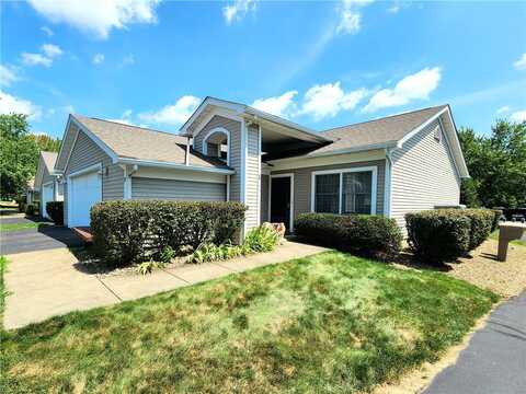 33 Golfwood Dr, Hermitage, PA 16148