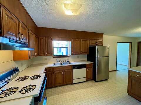 108 Cedar HTS, Huntsville, AR 72740