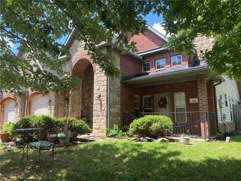 780 E Bryan LN, Fayetteville, AR 72701