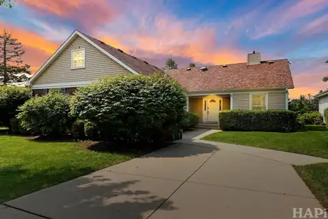 8 Greenvale Road, Vernon Hills, IL 60061