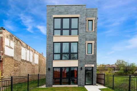 2431 W. Congress Parkway, Chicago, IL 60612