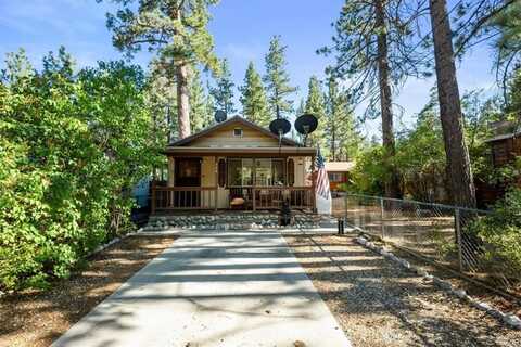 206 East Barker Boulevard, Big Bear City, CA 92314