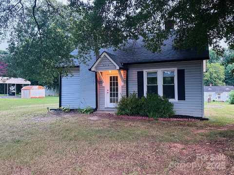 2212 16th Avenue NE, Hickory, NC 28601