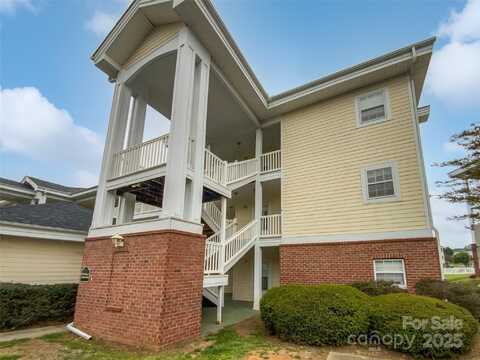 8929 Meadow Vista Road, Charlotte, NC 28213