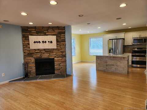 22 Baypath Way, Branford, CT 06405