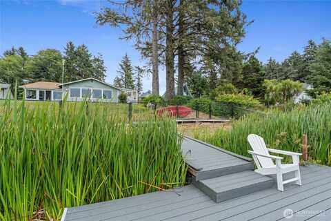 292 NE Pearsall Street, Ocean Shores, WA 98569