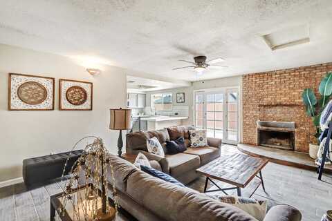 804 Landmark Street NW, Albuquerque, NM 87121