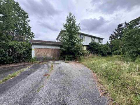 401 Center Drive, Taylors, SC 29687