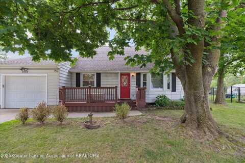 6920 Dickson Drive, Grand Ledge, MI 48837