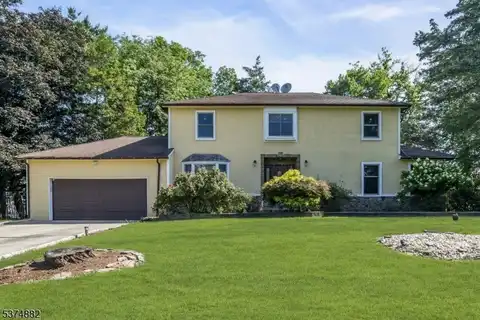 12 Fairfield Rd, Franklin, NJ 08873