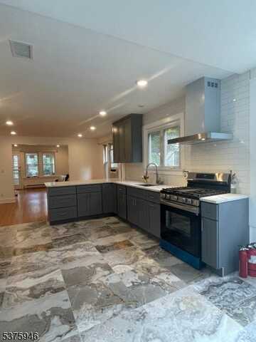 134 Highland Ave, Midland Park Boro, NJ 07450