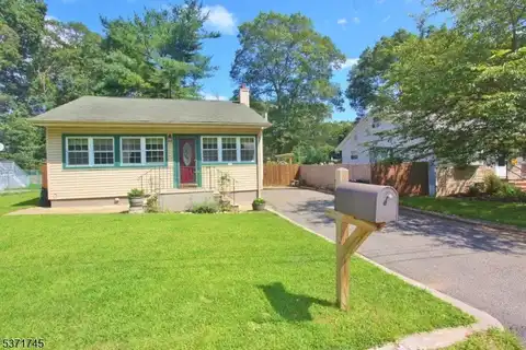 127 Tulsa Trl, Hopatcong, NJ 07843