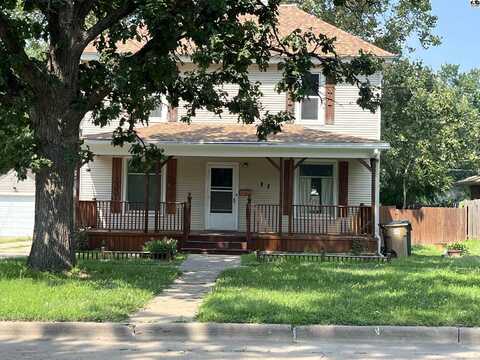 311 S West Ave, Lyons, KS 67554