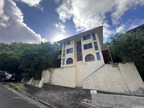 2374 Gardenia Street, Honolulu, HI 96816