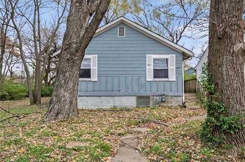 8237 FLORA Avenue, Kansas City, MO 64131