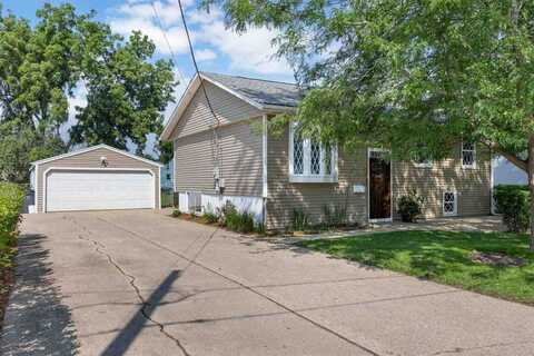 5630 Briarwood St SW, CedarRapids, IA 52404