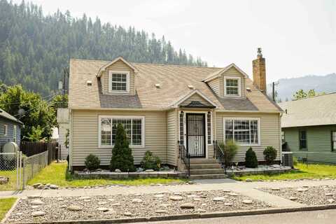 527 Brown Avenue, Orofino, ID 83544