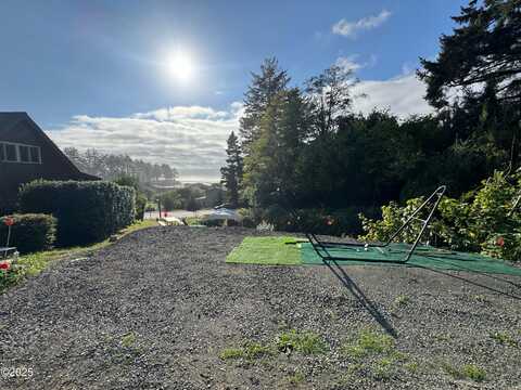 30 Joni's Way, Yachats, OR 97498