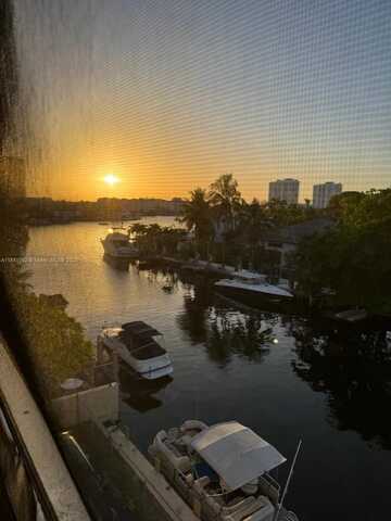 2935 NE 163rd St, North Miami Beach, FL 33160