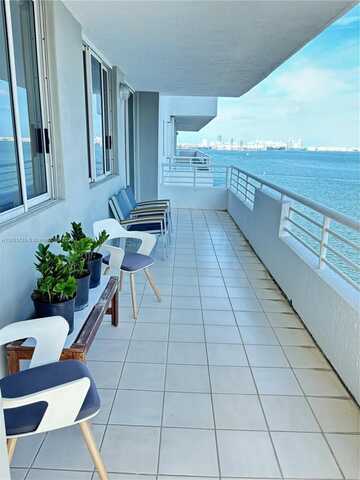 1402 Brickell Bay Dr, Miami, FL 33131