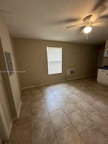 5625 SW 26th St, West Park, FL 33023