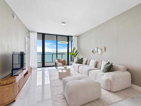 700 NE 24th St, Miami, FL 33137