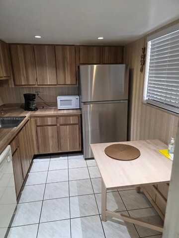 8065 SW 107th Ave, Miami, FL 33173