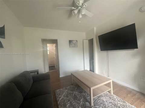 200 NW 13th St, Miami, FL 33136