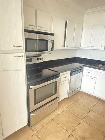 2025 NE 164th St, North Miami Beach, FL 33162