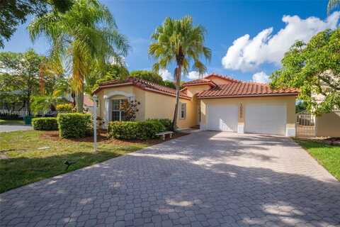 10530 NW 52nd Ter, Doral, FL 33178