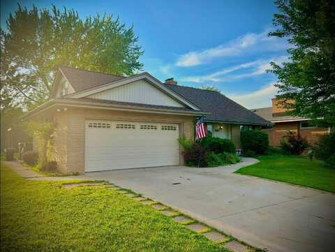 3239 S 121st St, Milwaukee, WI 53227
