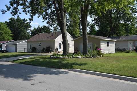 953 Robbins, Algonac, MI 48001