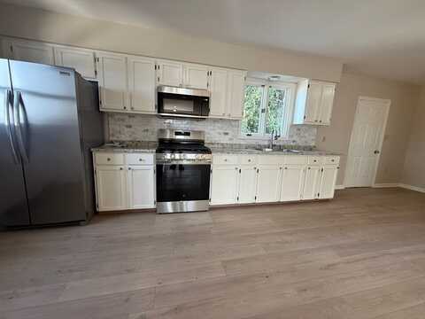 150 Lawrence St, Fall River, MA 02721