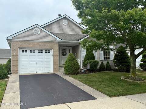 4 Cancun Street, Toms River, NJ 08757