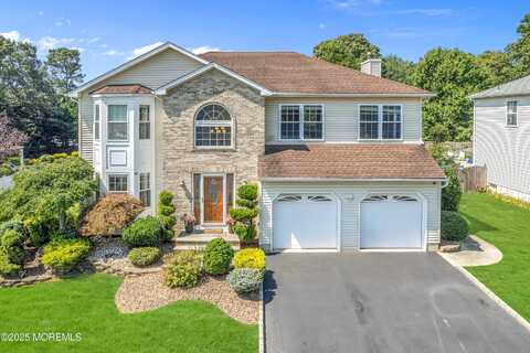 4 Diamond Lane, Howell, NJ 07731