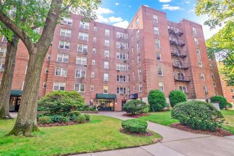 27-04 parsons Boulevard, Flushing, NY 11354