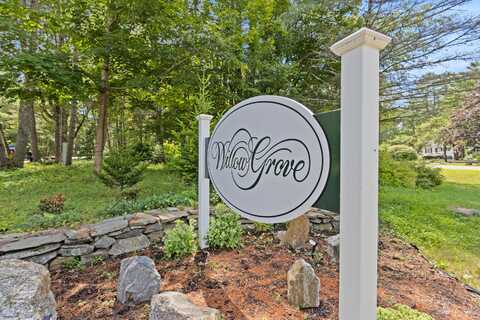7 Willow Grove Road, Brunswick, ME 04011