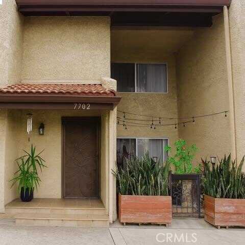 7702 Via Napoli, Burbank, CA 91504