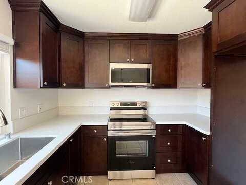 2951 S Sycamore Street, Santa Ana, CA 92707