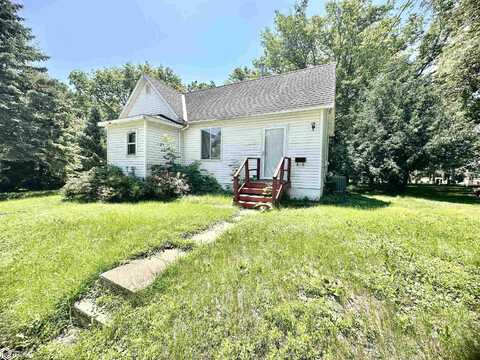 143 SW 11th St, Mason City, IA 50401