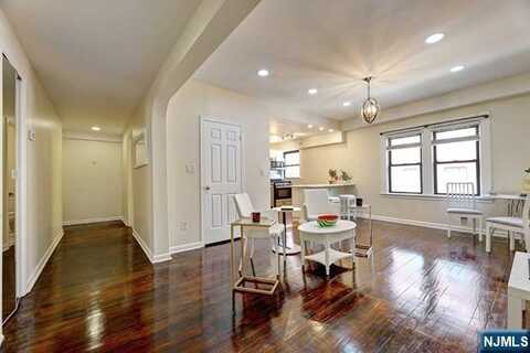 18-22 Engle Street R16, Englewood, NJ 07631