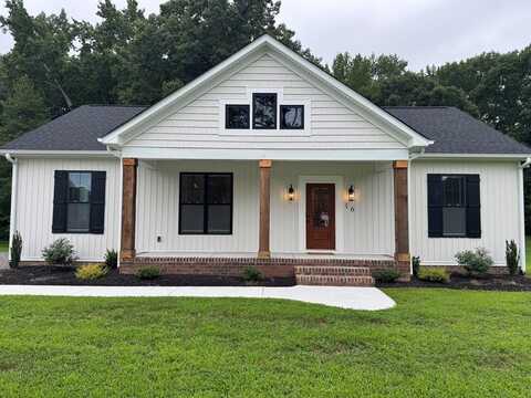 16 Oakland Street, Kilmarnock, VA 22482